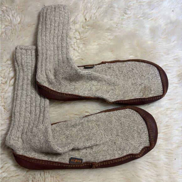 Women’s Acorn Leather Bottom Knit Slippers size 11/12 - Picture 3 of 5